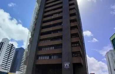 Imagem: O depósito possui 3 Vagas na garagem e 112m² de Área e está