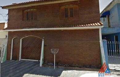 Imagem: A casa possui 3 Dormitórios, 4 Banheiros, 3 Vagas na garagem