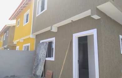 Imagem: A casa possui 2 Dormitórios, 2 Banheiros, 2 Vagas na garagem