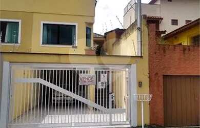 Imagem: A casa possui 4 Dormitórios, 5 Banheiros, 4 Vagas na garagem