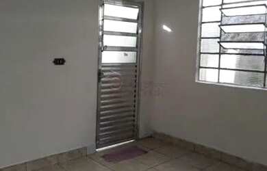 Imagem: A casa possui 1 Dormitório, 1 Banheiro, 50m² de Área e está