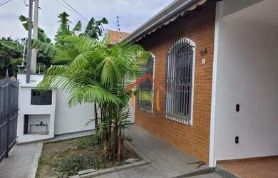 Imagem: A casa possui 2 Dormitórios, 3 Banheiros, 250m² de Área e