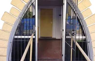 Imagem: A casa possui 4 Dormitórios, 4 Banheiros, 403m² de Área e