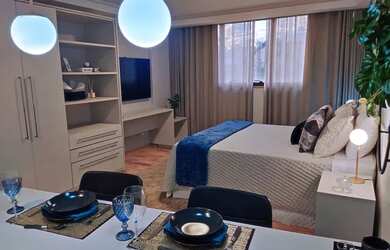 Imagem: O studio possui 1 Dormitório, 1 Banheiro, 1 Vaga na garagem