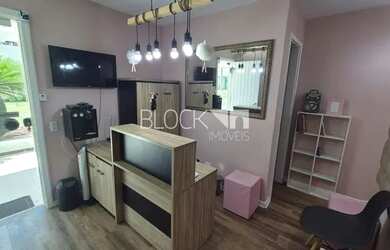 Imagem: O depósito possui 1 Vaga na garagem, 85m² de Área e está