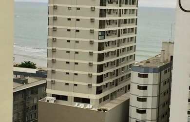 Imagem: O apartamento possui 4 Dormitórios, Acomodam 8 pessoas e 1