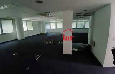 Imagem: O depósito possui 268m² de Área e está localizado em Centro