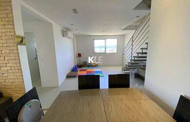 Imagem 4: Apartamento duplex com vista para o ma r