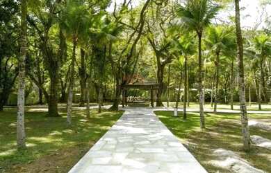 Imagem: O terreno possui 34.369m² de Área e está localizado em Itanhangá