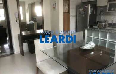 Imagem: A casa possui 3 Dormitórios, 3 Banheiros, 2 Vagas na garagem