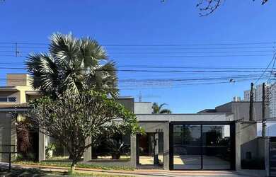 Imagem: A casa possui 3 Dormitórios, 4 Banheiros, 300m² de Área e