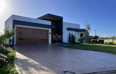 Imagem 2: Casa de alto padrão com 3 suítes no Reserva das Águas Torres/RS