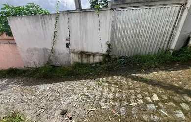 Imagem: A casa possui 2 Dormitórios, 1 Banheiro, 130m² de Área, Imóvel