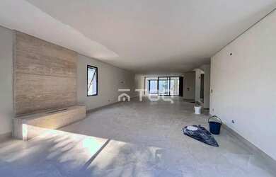 Imagem: A casa em condomínio possui 4 Dormitórios, 5 Banheiros, 5