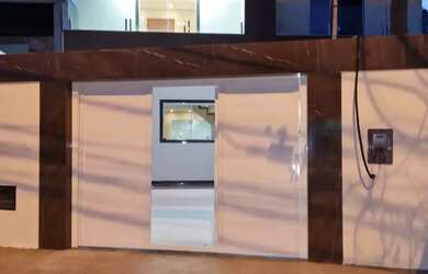 Imagem: A casa possui 2 Dormitórios, 2 Banheiros, 1 Vaga na garagem