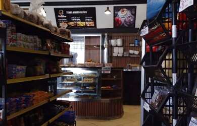 Imagem: O depósito possui 300m² de Área e está localizado em Capão