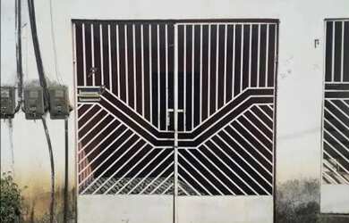 Imagem: A casa possui 1 Dormitório, 1 Banheiro, 1 Vaga na garagem