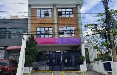 Imagem: O depósito possui 4 Vagas na garagem, 280m² de Área e está