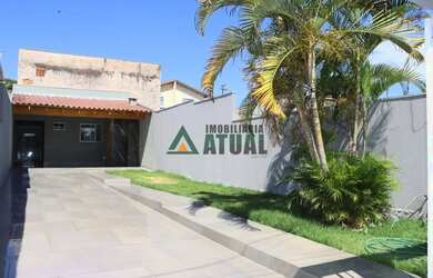 Imagem: A casa possui 2 Dormitórios, 1 Banheiro, 2 Vagas na garagem