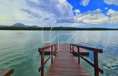 Imagem: A casa possui 5 Dormitórios, 5 Banheiros, 5 Vagas na garagem