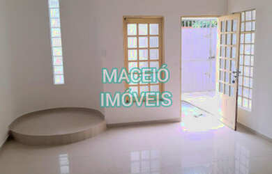 Imagem: A casa possui 3 Dormitórios, 1 Banheiro, 1 Vaga na garagem