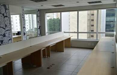 Imagem: O depósito possui 5 Vagas na garagem, 168m² de Área e está