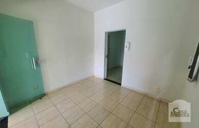 Imagem: A casa possui 2 Dormitórios, 1 Banheiro, 4 Vagas na garagem