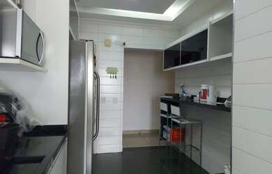 Imagem: O apartamento possui 2 Dormitórios, 2 Banheiros, 2 Vagas na