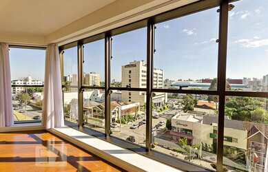 Imagem: O apartamento possui 4 Dormitórios, 5 Banheiros, 3 Vagas na