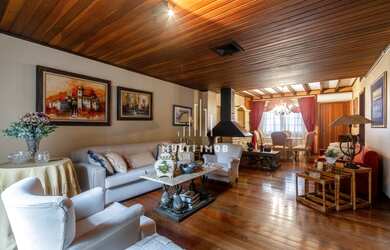 Imagem: A casa em condomínio possui 3 Dormitórios, 4 Banheiros, 3