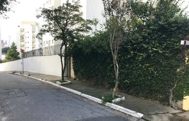 Imagem: O terreno possui 320m² de Área e está localizado em Vila