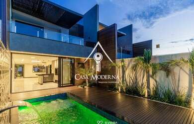 Imagem: A casa possui 3 Dormitórios, 5 Banheiros, 2 Vagas na garagem