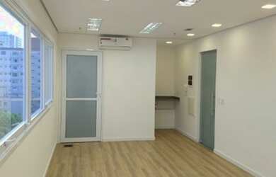 Imagem: O depósito possui 1 Vaga na garagem e 31m² de Área e está