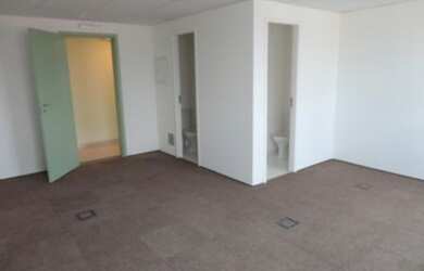 Imagem: O depósito possui 1 Vaga na garagem, 30m² de Área e está