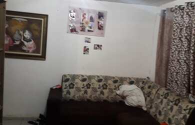 Imagem: A casa possui 2 Dormitórios, 1 Banheiro e 2 Vagas na garagem