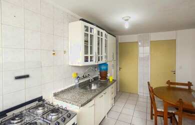 Imagem: O apartamento possui 3 Dormitórios, 1 Banheiro, 64m² de Área