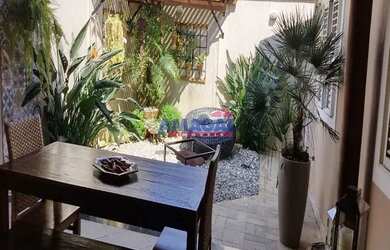 Imagem: A casa possui 3 Dormitórios, 4 Banheiros, 3 Vagas na garagem