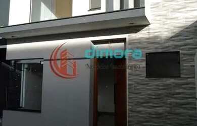 Imagem: A casa possui 3 Dormitórios, 3 Banheiros, 2 Vagas na garagem