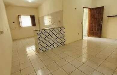 Imagem: A casa possui 2 Dormitórios, 1 Banheiro, 1 Vaga na garagem