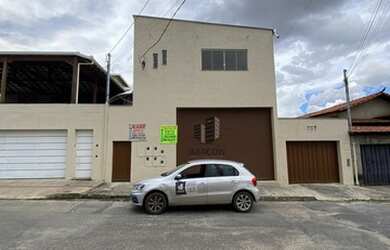 Imagem: A casa possui 1 Dormitório, 1 Banheiro e 55m² de Área e está