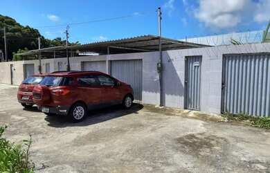 Imagem: A casa possui 2 Dormitórios, 1 Banheiro, 2 Vagas na garagem