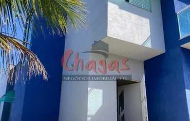 Imagem: A casa possui 3 Dormitórios, 4 Banheiros, 2 Vagas na garagem