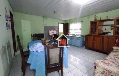 Imagem: A casa possui 1 Dormitório, 1 Banheiro, 1 Vaga na garagem