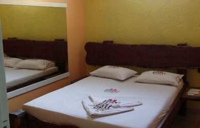 Imagem: O depósito para alugar possui 5 Vagas na garagem, 1370m² de