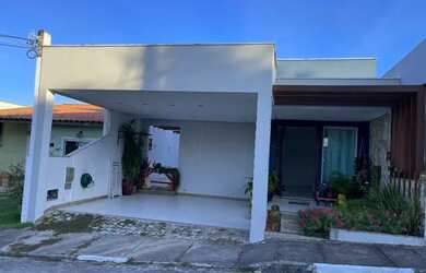 Imagem: A casa em condomínio possui 3 Dormitórios, 1 Banheiro, 2 Vagas