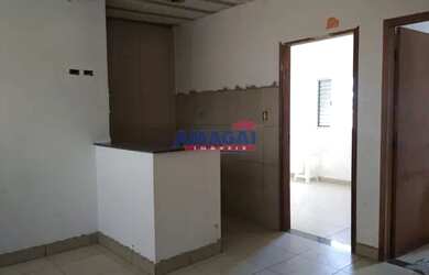 Imagem: A casa possui 2 Dormitórios, 1 Banheiro, 1 Vaga na garagem