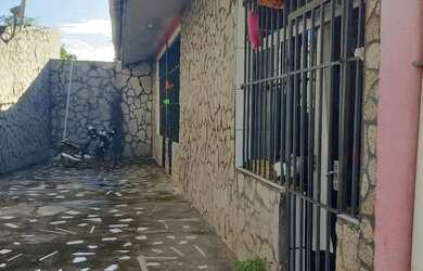 Imagem: O apartamento possui 2 Dormitórios, 1 Banheiro, 5 Vagas na