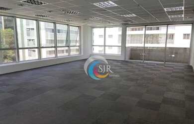 Imagem: O depósito possui 5 Vagas na garagem, 456m² de Área e está