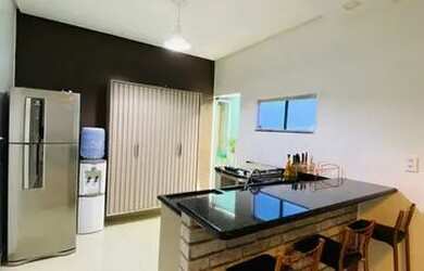 Imagem: A casa em condomínio possui 3 Dormitórios, 2 Banheiros, 2