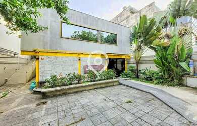 Imagem: A casa em condomínio possui 5 Dormitórios, 5 Banheiros, 4